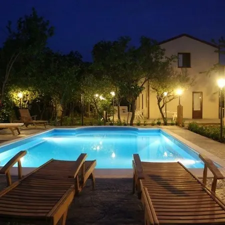 Giardino Paradiso Con 13 Posti Letto E Piscina Riscaldata ヴィラ *