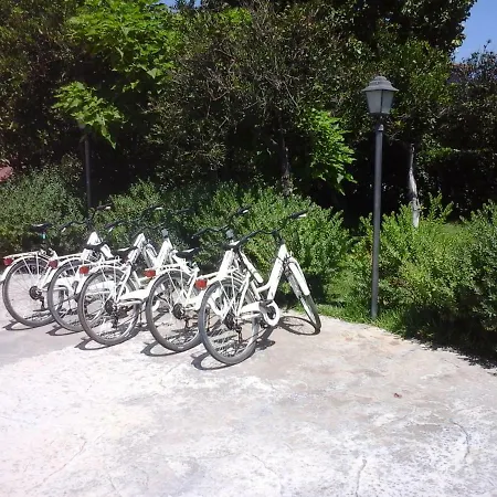 Giardino Paradiso Con 13 Posti Letto E Piscina Riscaldata ヴィラ *