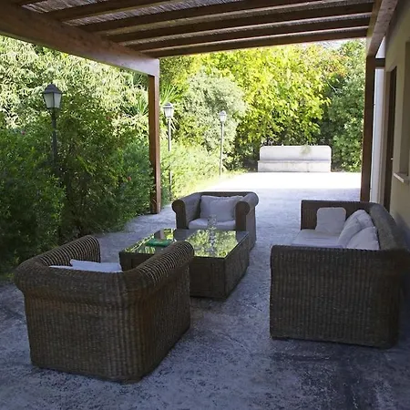Villa Giardino Paradiso Con 13 Posti Letto E Piscina Riscaldata