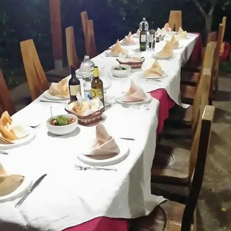 Villa Giardino Paradiso Con 13 Posti Letto E Piscina Riscaldata